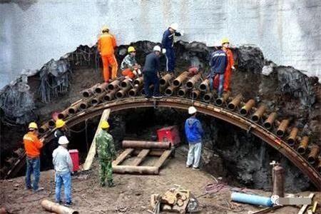 武汉隧道钢花管支护案例
